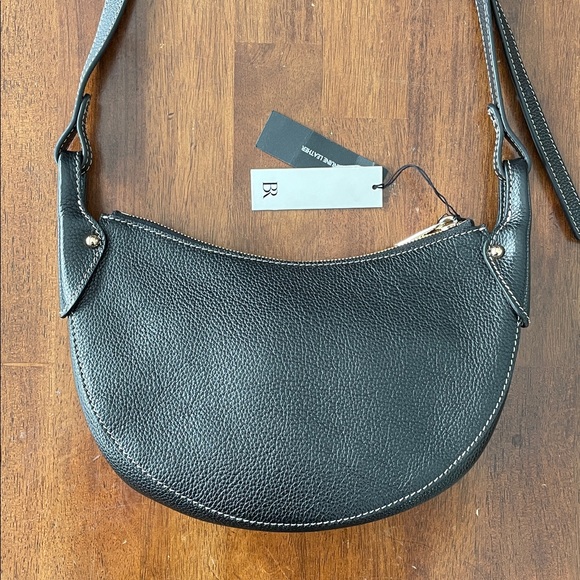 Banana Republic Vida Half-Moon Shoulder Bag - Black Leather - NWT - Picture 4 of 16